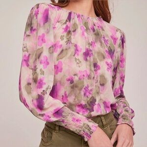 Bella Dahl Smocked Sleeve Blouse